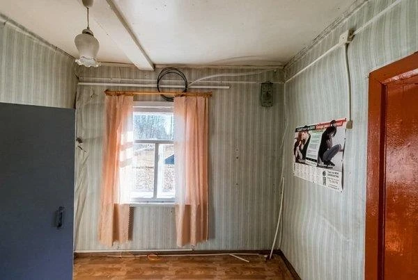 Здание 39,5 кв.м с земельным участком 657 кв.м по адресу: Ярославская область, Брейтовский р-н, д. Остряковка, д. 17